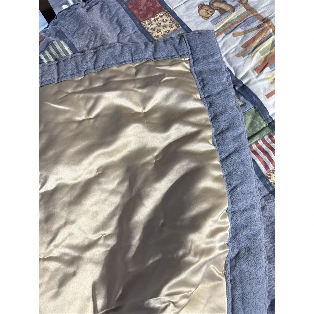 Vintage Handmade Teddy Bear‎ Baby Quilt 5'x3' Satin Backing W/ Imperfections
